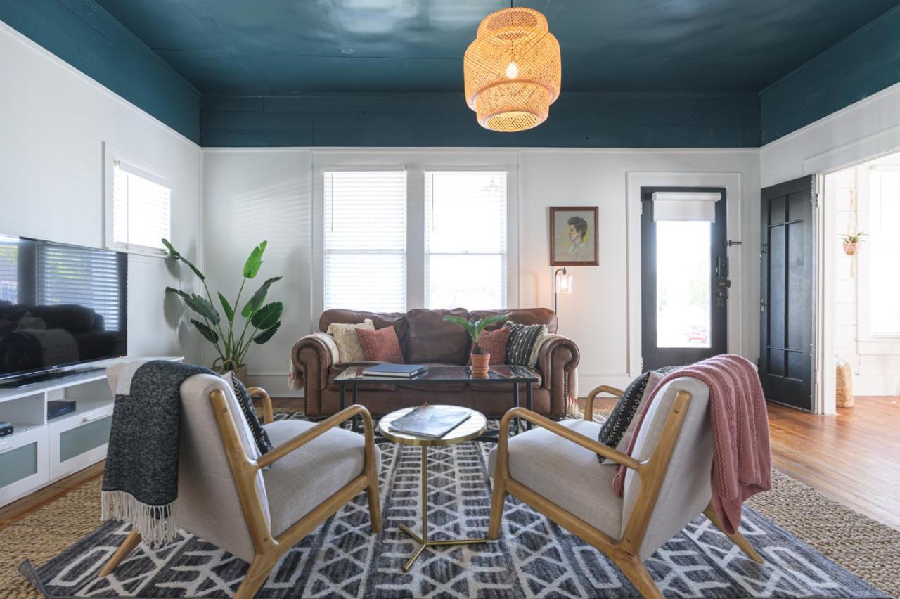 Restored 1930S Uptown Bungalow 2 Min. To Magnolia Waco Exterior photo